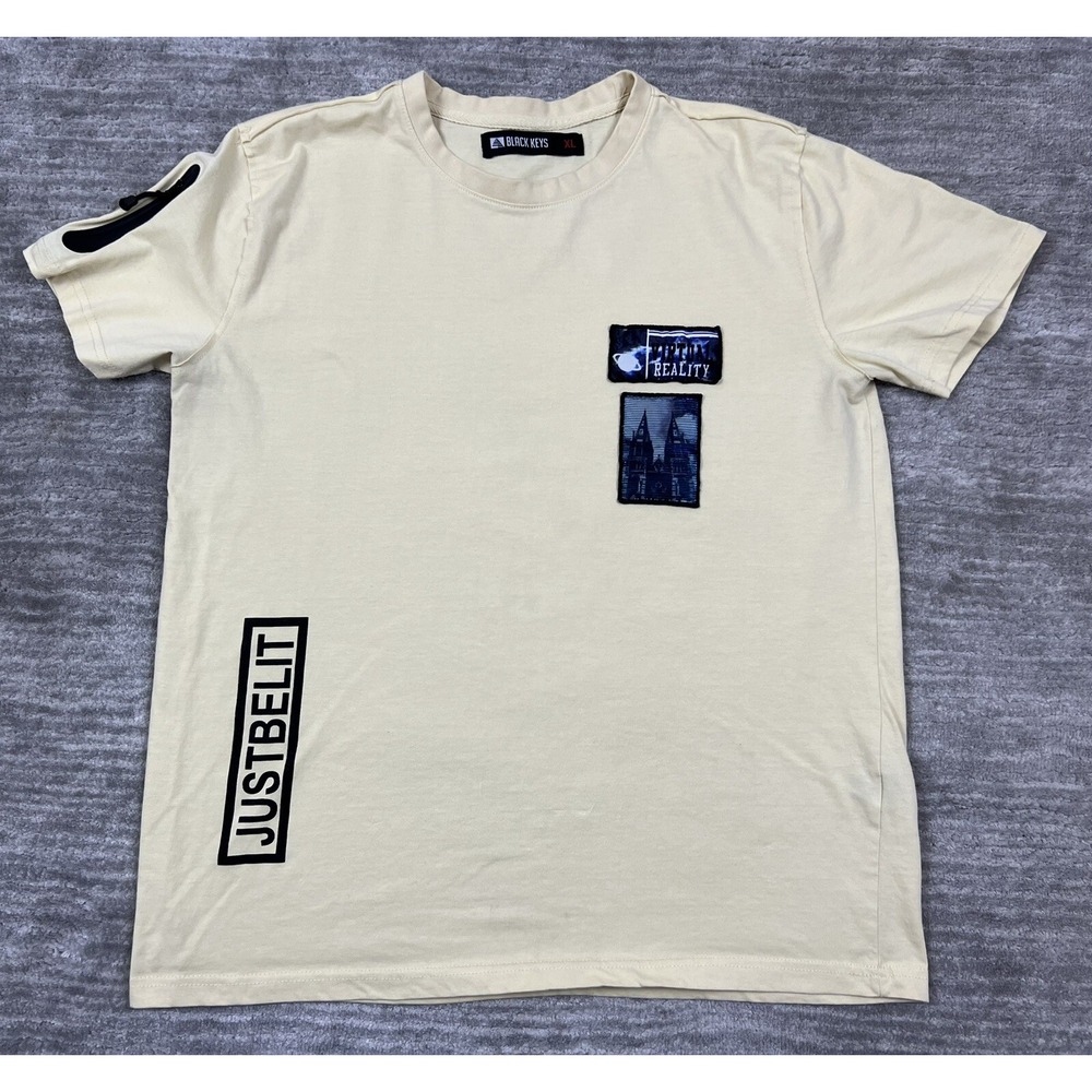 Black‎ Keys T-Shirt Mens XL Cream Virtual Reality Graphic Sleeve Pocket Tee